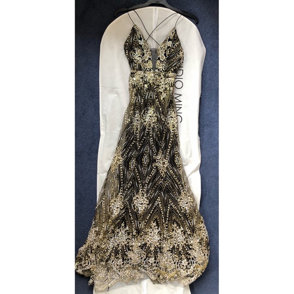 Black shimmery formal/prom gown - Picture 4 of 4